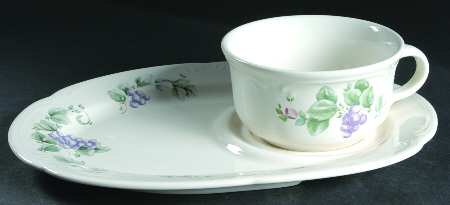 Grapevine Snack Tray & Soup Mug Set