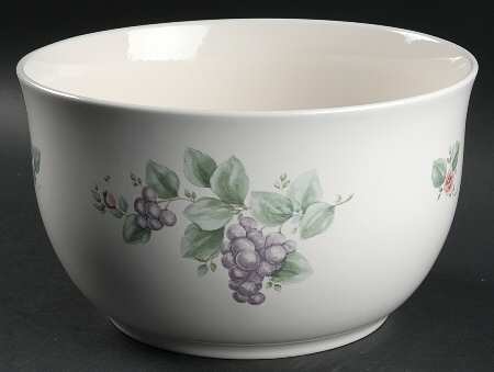 Grapevine 9" Salad Serving Bowl