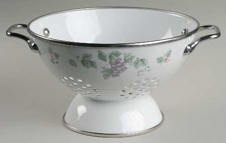 Grapevine 1.5 Quart Metal Colander