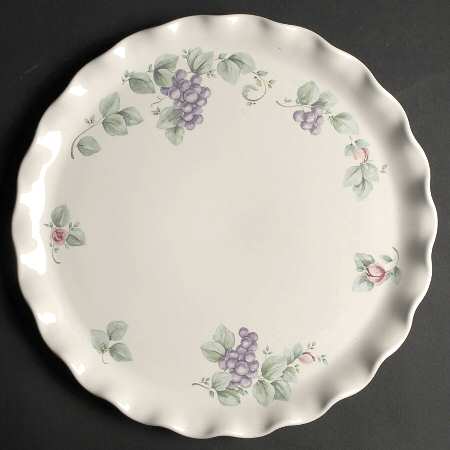 Grapevine Fluted Cake Plate