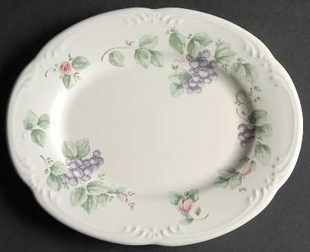 Grapevine Oval Dessert Plate
