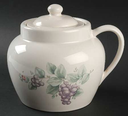 Grapevine Bean Pot & Lid