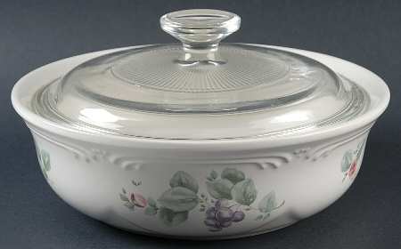 Grapevine 1.5 Qt Round Covered Casserole