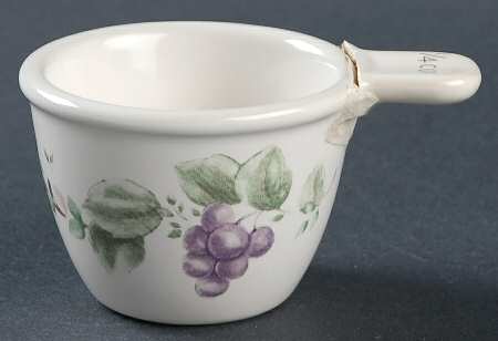 Grapevine 1/4 Cup Measuring Cup