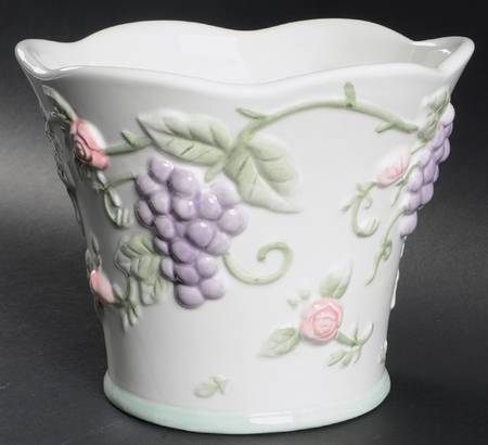 Grapevine 6" Flower Pot