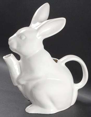 Hearth 32 Oz Pitcher
