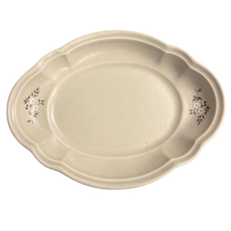Heirloom 8" Oval Vegetable Bowl