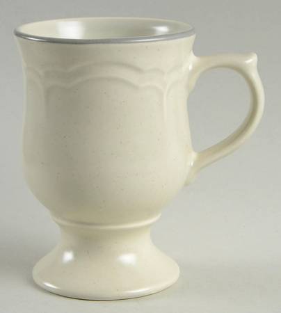 Heirloom Pedestal Mug