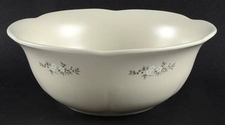 Heirloom 9" Round Vegetable Bowl