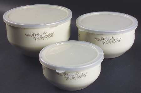 Heirloom (3 Piece) Metal Bowl Set with Lid