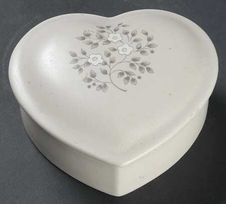 Heirloom Heart Shape Box & Lid
