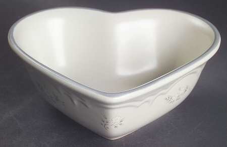Heirloom 6" Heart Shaped Bowl