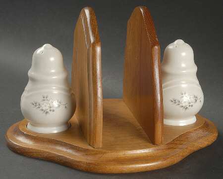 Heirloom Napkin/S&P w/Wood Tray
