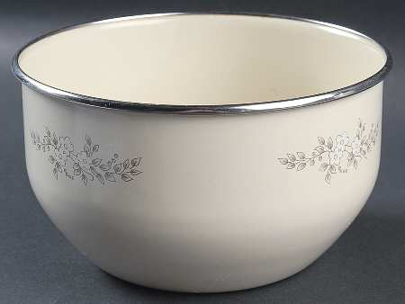 Heirloom Medium Metal Mixing Bowl