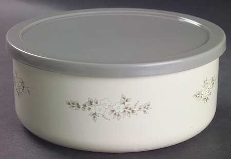 Heirloom 7" Metal Bowl & Plastic Lid