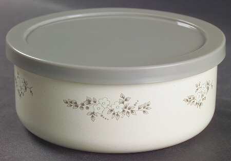 Heirloom 5" Metal Bowl W/Plastic Lid
