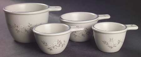 Heirloom Measuring Cup Set (1 Cup,1/2 Cup,1/3 Cup,1/4 Cup)