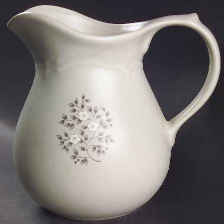 Heirloom 32 Oz Pitcher