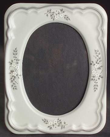 Heirloom 9" Picture Frame
