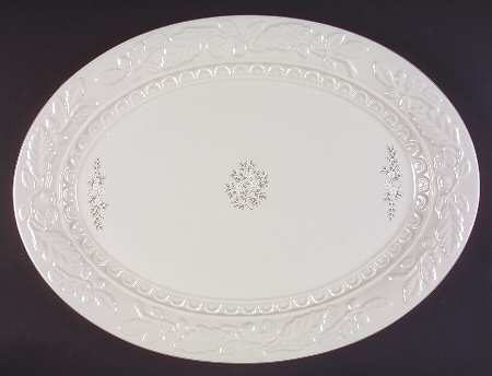 Heirloom 18" Embossed Oval Serving Platter