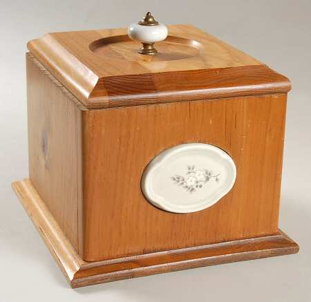 Heirloom Small Wood Canister & Lid