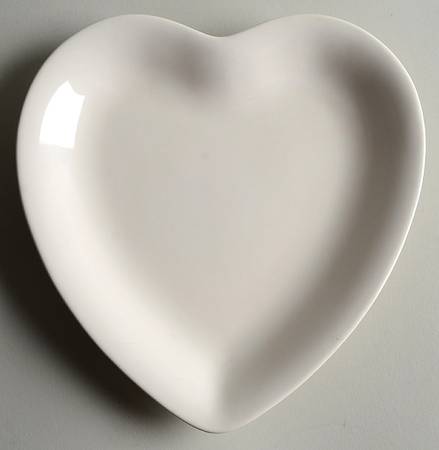 Heritage White 9" Heart Plate
