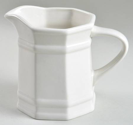 Heritage White 28 Oz Pitcher