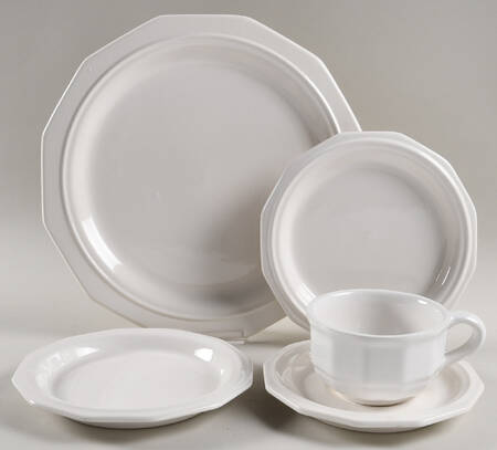 Heritage White 40  Piece Estate Set