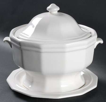 Heritage White Tureen & Lid W/Underplate