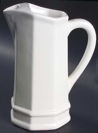 Heritage White 32 Oz Ice Lip Pitcher