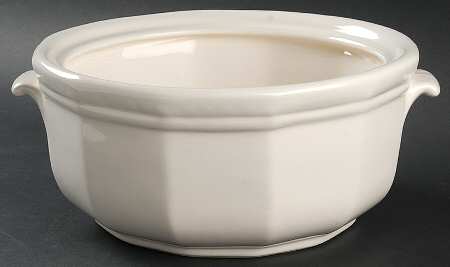 Heritage White 3 Quart Round Casserole No Lid