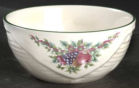 Holly Joy Small Basket Bowl