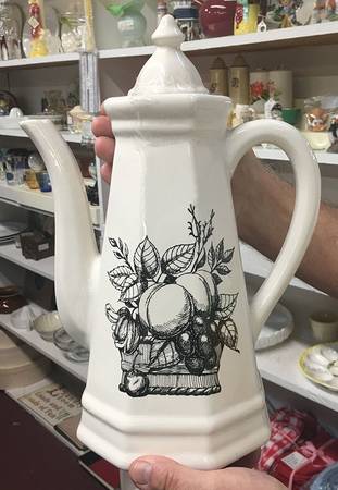 Market Basket Coffee Pot & Lid