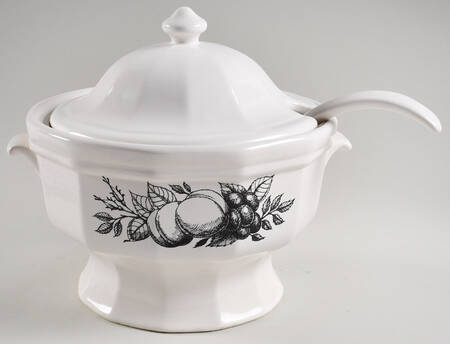 Market Basket Tureen & Lid w/Ladle