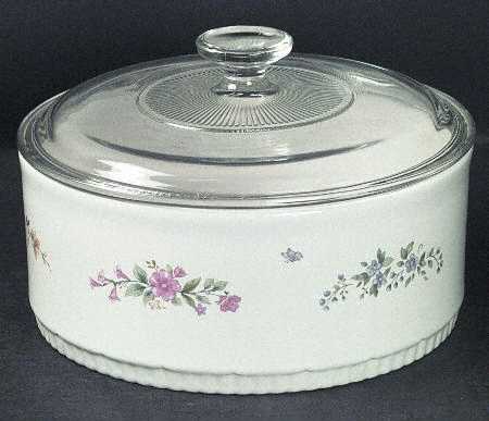 Meadow Lane 2.5 Quart Round Covered Baker