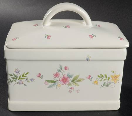 Meadow Lane Kitchen Keeper & Lid