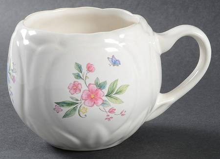 Meadow Lane Sculpted Mug