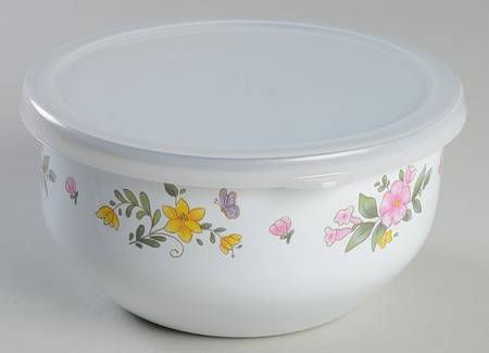 Meadow Lane 5 3/4" Metal Bowl & Plastic Lid