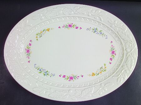Meadow Lane 18" Embossed Oval Serving Platter