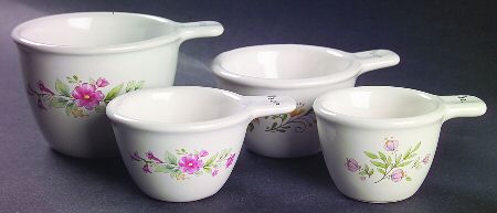 Meadow Lane Measuring Cup Set (1 Cup,1/2 Cup,1/3 Cup,1/4 Cup)