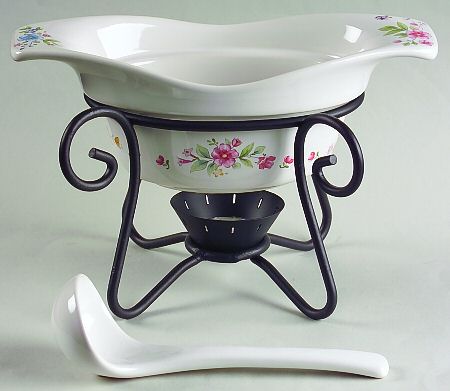 Meadow Lane Gravy Server & Ladle & Metal Stand