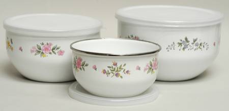 Meadow Lane 3 Pc Metal Bowl & Plastic Lid (5 3/4", 7", 7 3/4")