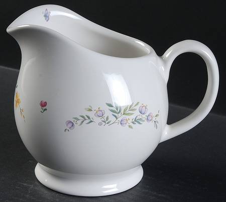 Meadow Lane Large Gravy Boat/Pitcher by Pfaltzgraff