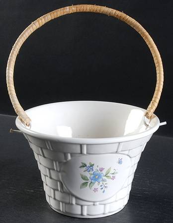Meadow Lane Small Basket