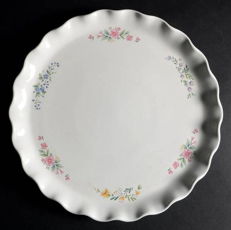 Meadow Lane Fluted Cake Plate