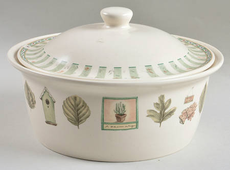 Naturewood 1.75 Qt Round Covered Casserole by Pfaltzgraff