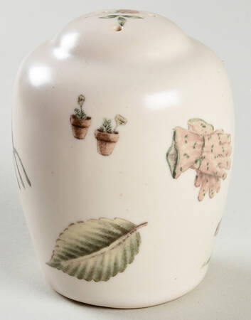 Naturewood Salt Shaker by Pfaltzgraff