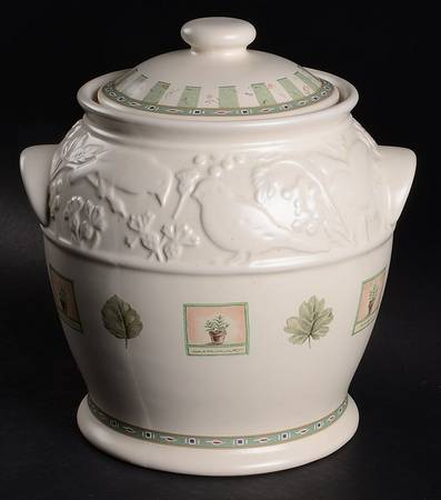 Naturewood Bird Seed Crock & Lid