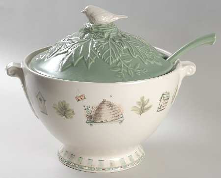 Naturewood Tureen & Lid w/Ladle
