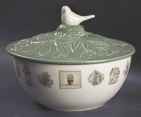 Naturewood 3 Qt Round Sculpted Covered Casserole